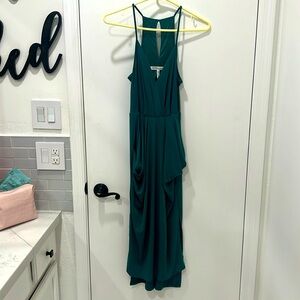 Never worn beautiful emeralds green dresss